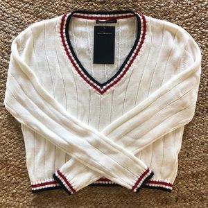 BRANDY MELVILLE SWEATER NWT